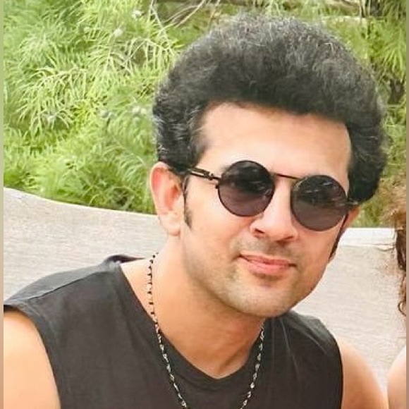Meet your Posher, Kartik - Picture 1 of 1